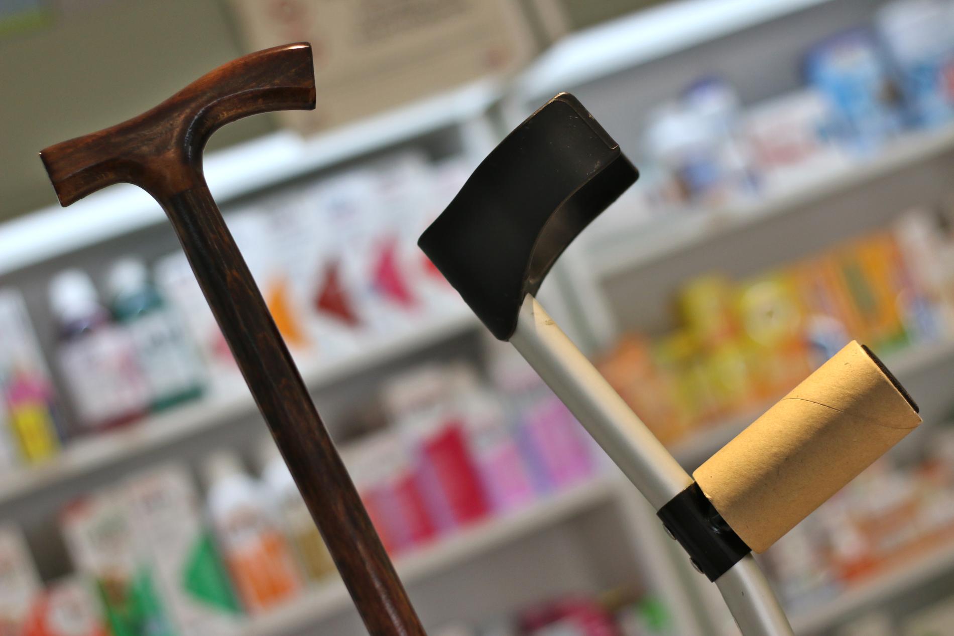 21--Farmacia Pedrezuela - Lda Nieves Camacho Consejo en ortopedia