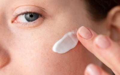 Cosmética o dermocosmética: diferencias y por qué deberías comprar estos productos en farmacia